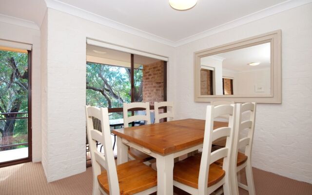 Nicholli, Bay Parklands, Unit 35/2 Gowrie Avenue