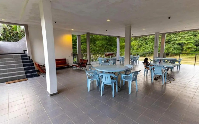 Riverside Palm Inn Sg Lembing