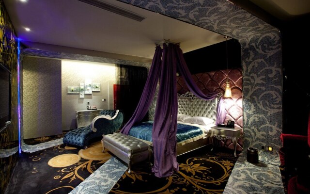 Luxurious Romantic Hotel