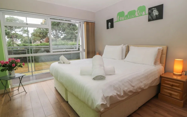 Flat 5 Fairwinds