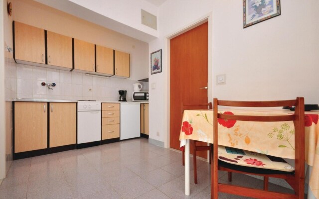 Awesome Apartment in Lokva Rogoznica With 2 Bedrooms