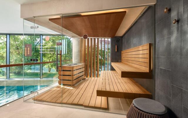 Crystal House Suite Hotel & SPA