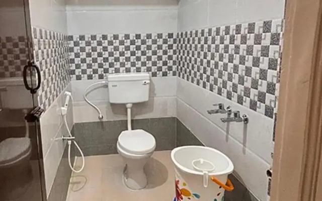Fabhotel Royal Grand Ii