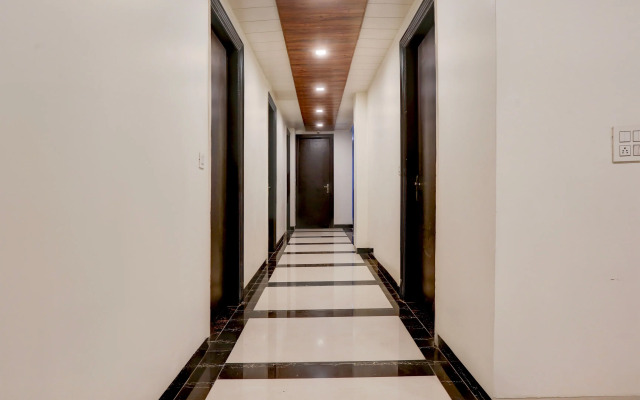 Super Townhouse Rohini Sector 18 Formerly Relic Stay