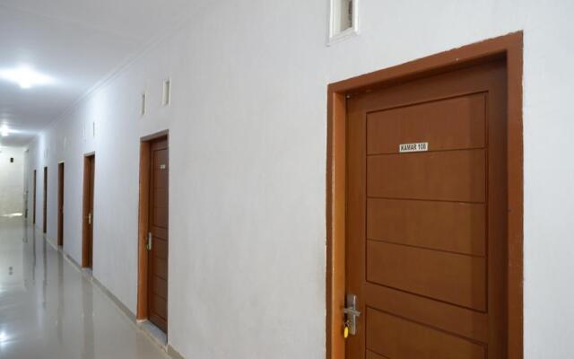 RedDoorz near Pasar Baru Mamuju