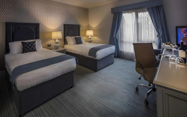 Treacys Oakwood Hotel