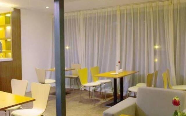CHAMPAGNE UnionGold Hotel Service Mansions
