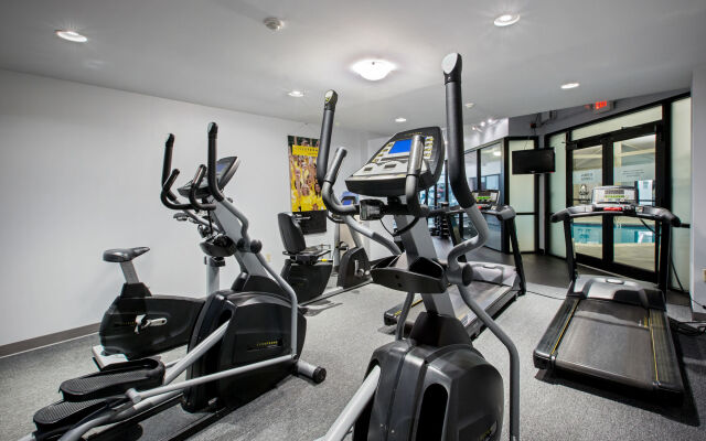 Crowne Plaza Providence-Warwick Airport by IHG