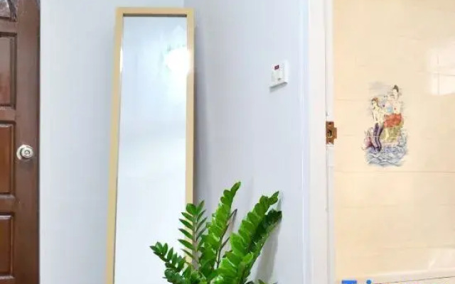 Poon House Nimman: Spacious Stay Near Attractions