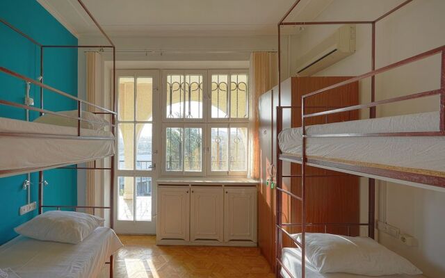 Luys Hostel & Tours