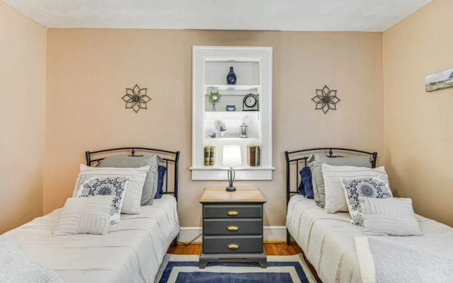 Charming Smithfield House: Walk to Downtown!
