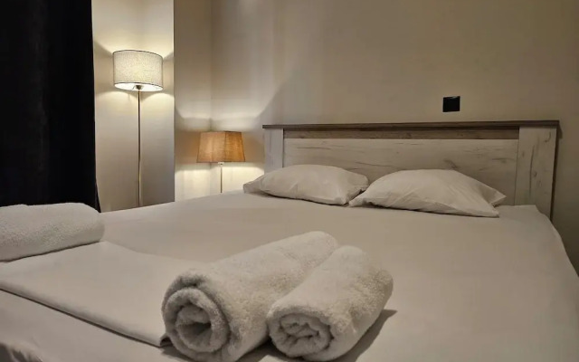 Lemon Tree Suites Near ATH Airport