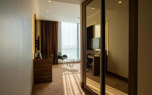 Ekor Elegance Hotel
