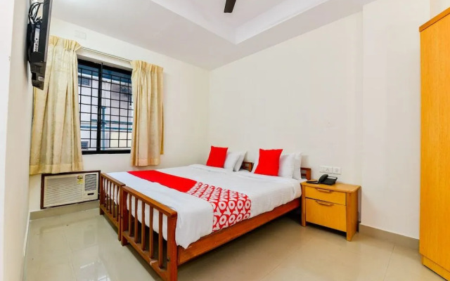 OYO Flagship 38119 Tristar Residency