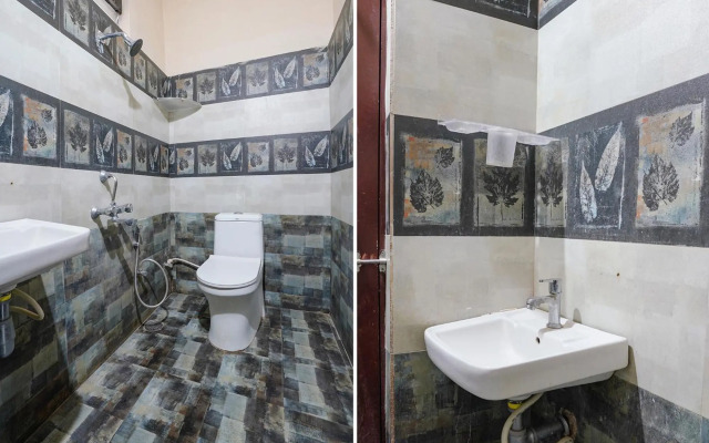 Collection O 92493 D Grand Residency