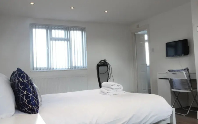 Grand Airport Ensuites