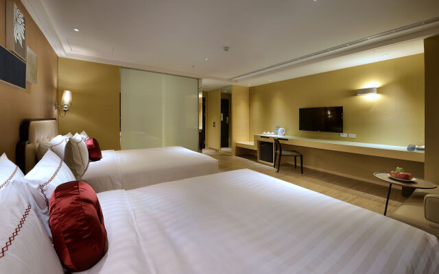 Shiny Ocean Hotel