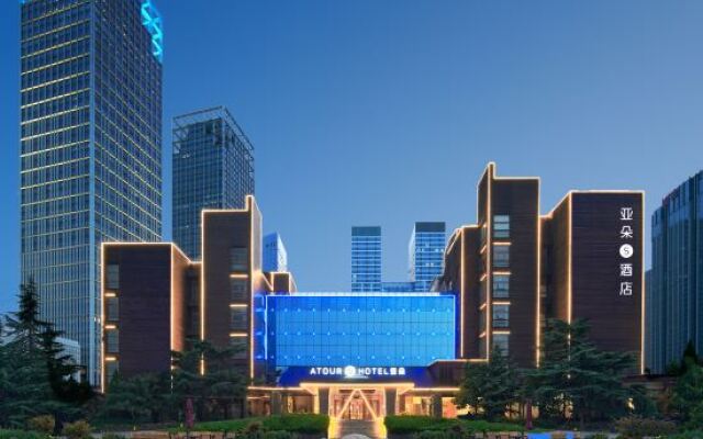 South Building of Dalian Xinghai Golf Hotel
