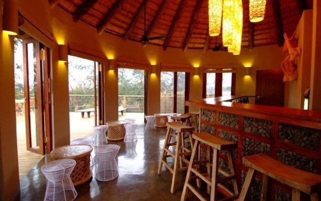 Nambiti Plains Private Game Lodge