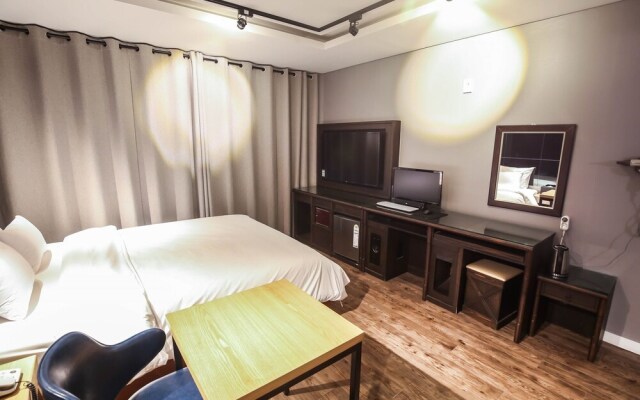 Daejeon Yuseong May Hotel