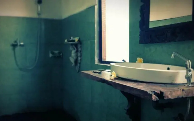 Deta Junjungan Rice Field Villa