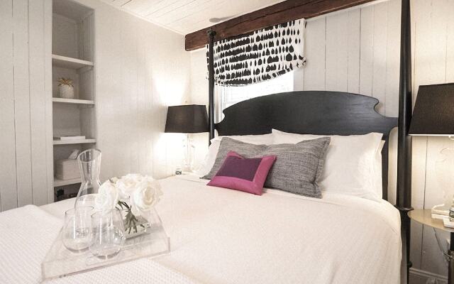 The Deacon & James Pharmacy B&B