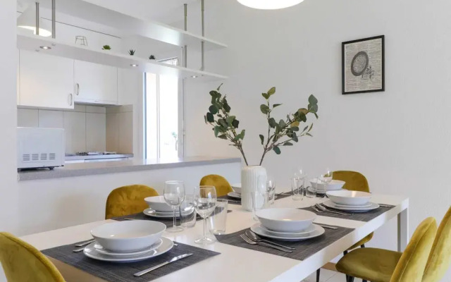 Nice and Recent Apartment Ideally Located in Martigny, Self Check-in