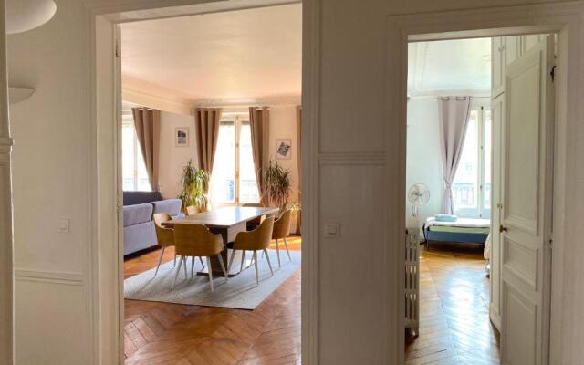 Marvellous Sunbathed 3BR at the heart of Paris