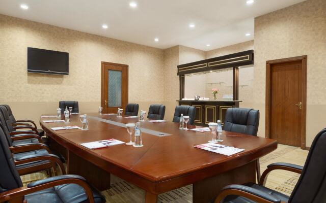 Ramada Plaza by Wyndham Gence