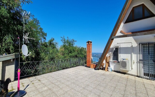 Red Door Apartment Private Terrace