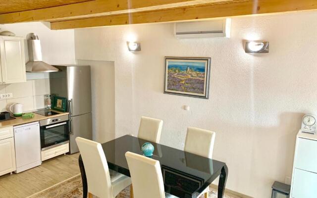 Summer Apartment