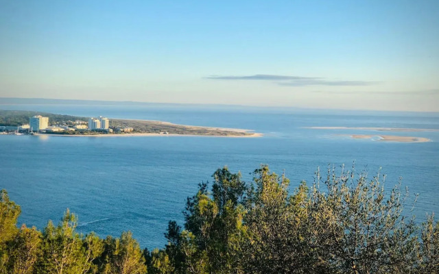 Tr ia Beach Pool Golf Villa