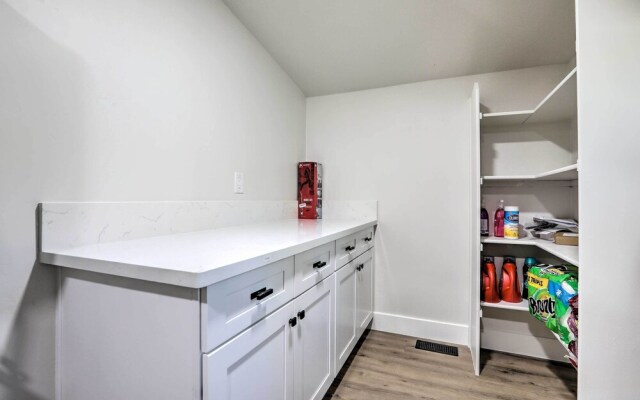 Boho-chic Folsom Retreat: Walkable Location!