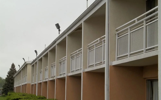 Rodeway Inn Benton Harbor