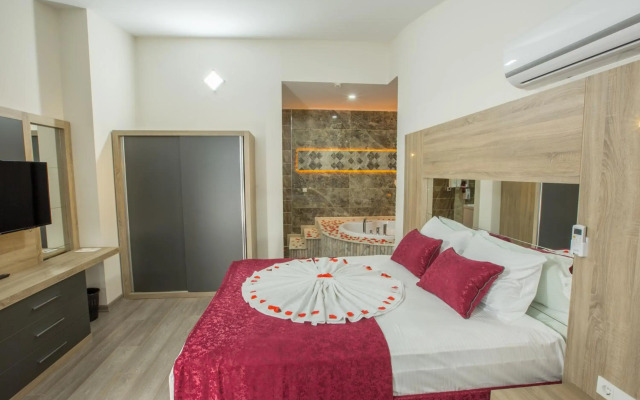 Elanis Suites