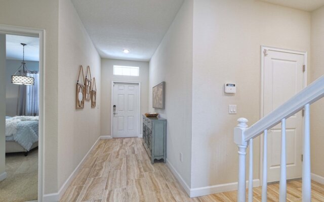 Storey Lake-5 Bedrooms home w/pool-1650ST