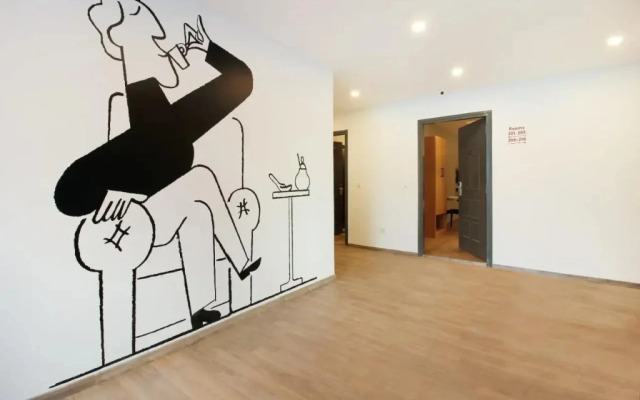 H Square by OYO Rooms