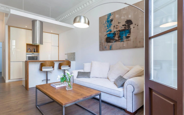 Puerta del Sol Center