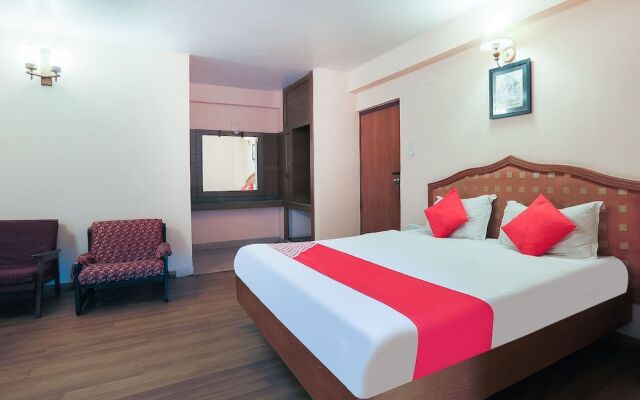 OYO 48910 Hotel Blue Bird