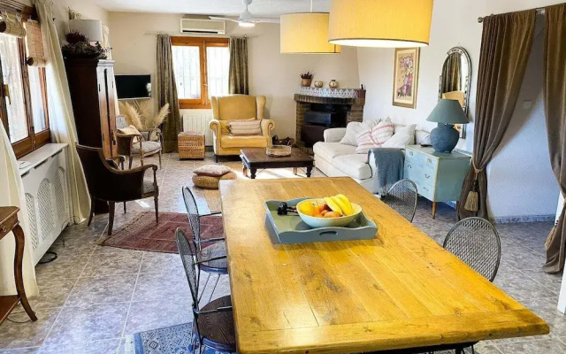 Charming Rural House And Pool 7 Min From The Beach