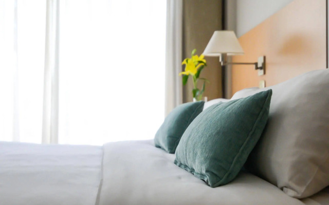Portal Plaza Suites