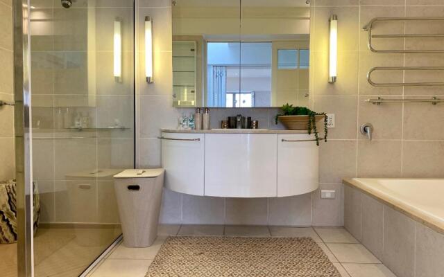 Clifton YOLO Spaces – Clifton Mansion Villa