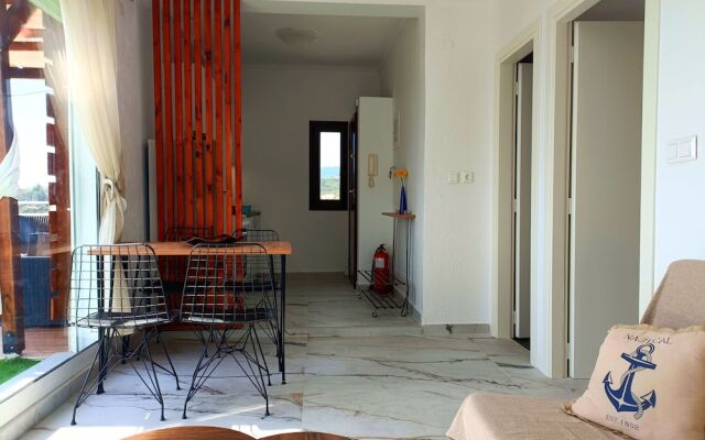 Salonikiou Beach Deluxe Apartments