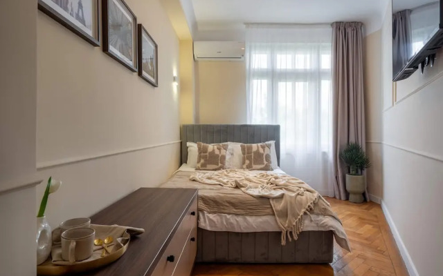 Elegant 3BR by the Romanian Athenaeum