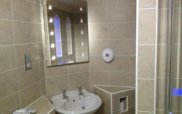 Rogerthorpe Manor Hotel