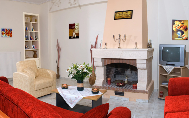 Christina Maisonettes Studios & Apartments