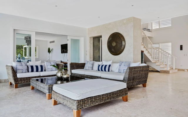 5BR Oceanfront Golf Estate w Pool Private Chef