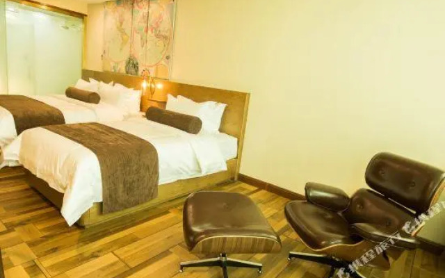 James Joyce Coffetel Baoding Railway Station