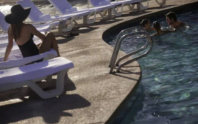 Renaissance Ocean Suites