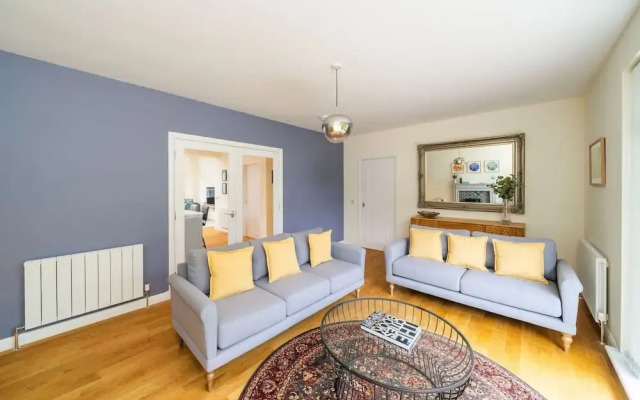 Newhall Gardens - Botanical Bliss